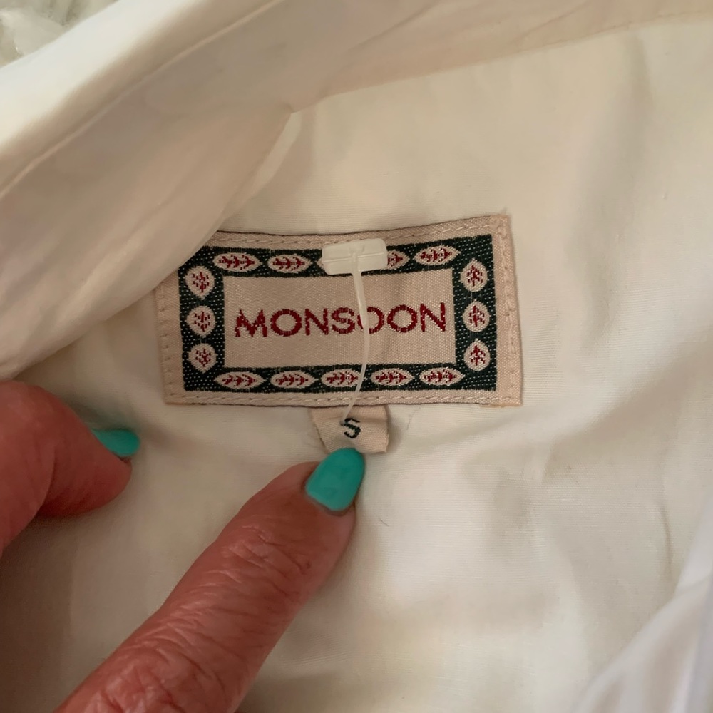 Monsoon London white longline shirt with dressy buttons, classy chic look 🤍🩷